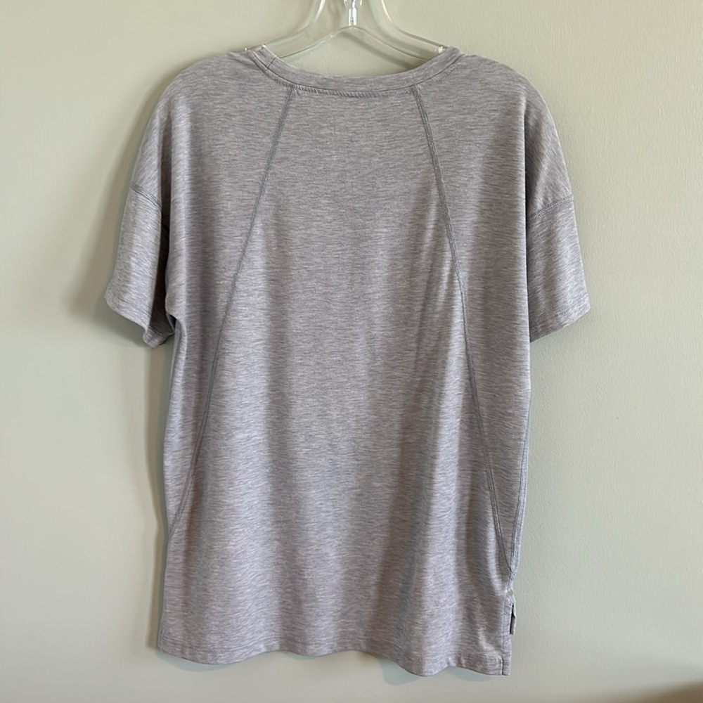 *SOLD* The North Face Top, Size Medium - Picture 6 of 7